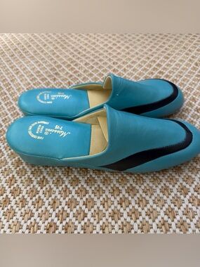 Vintage 1970s Messina wedge slipprrs